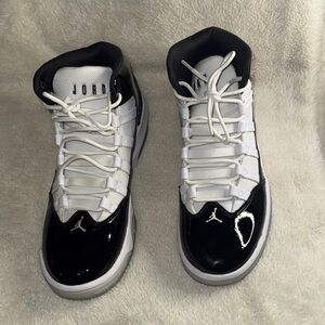 Jordan Aura Classic Black and White Sneakers